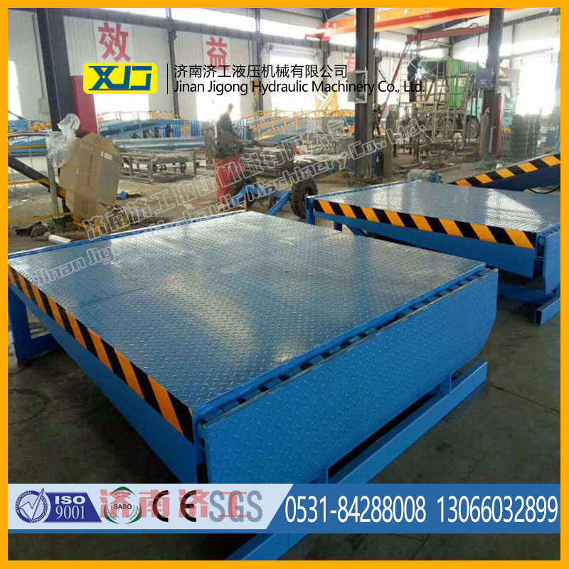 月臺登車橋 月臺登車橋